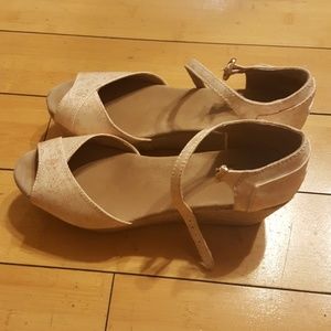 🛍SOLD🛍 Toms wedges